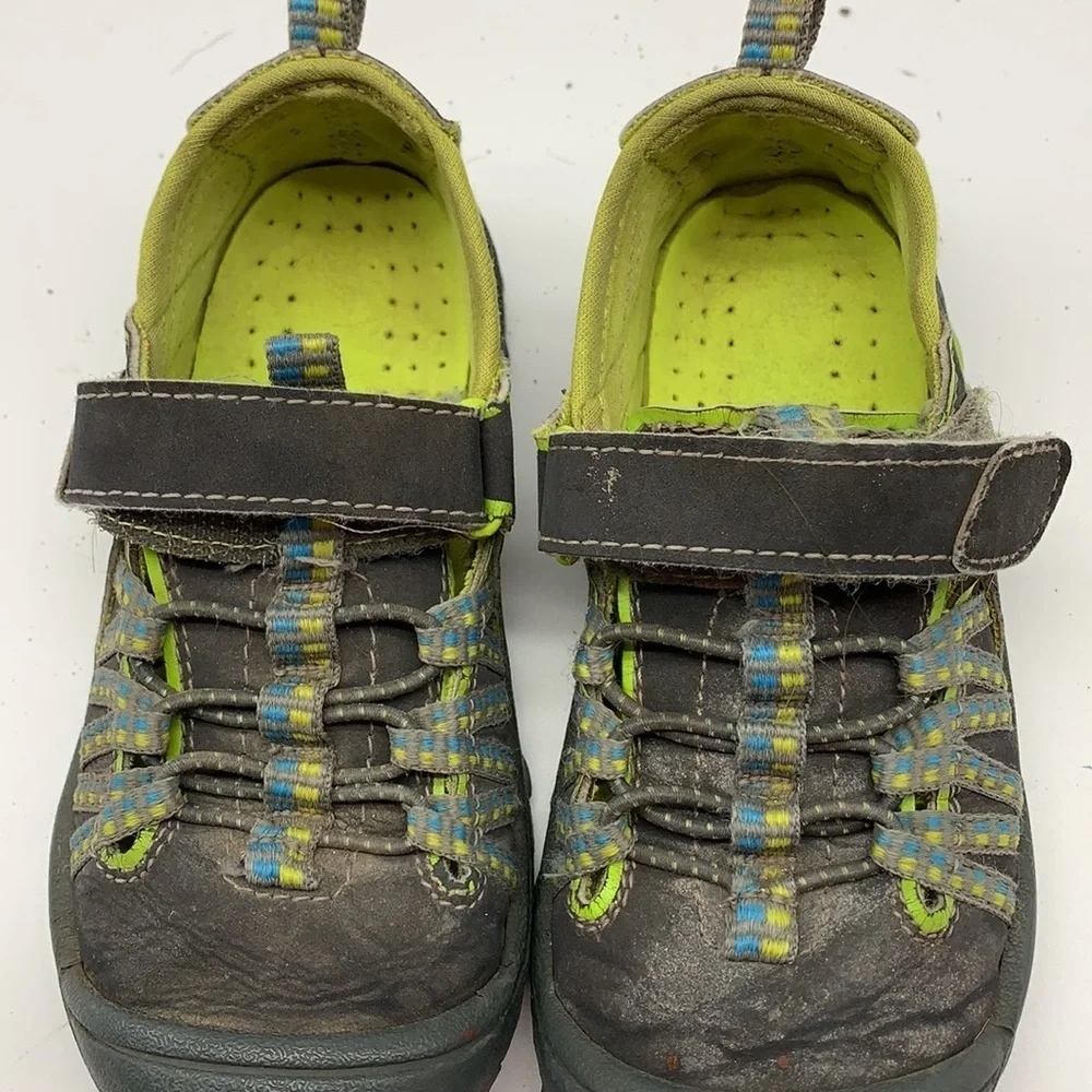 Smart Fit Boy's Gray and Green Sandals size 9.5